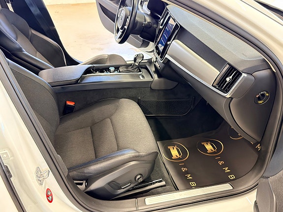 Volvo V90 11 of 23