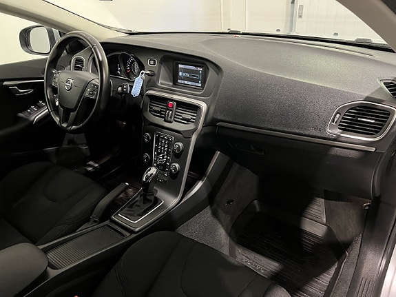 Volvo V40 13 of 22