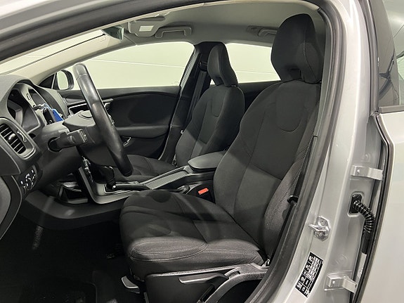 Volvo V40 7 of 22