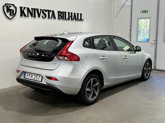 Volvo V40 4 of 5