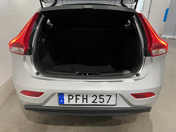 Volvo V40 10 of 22