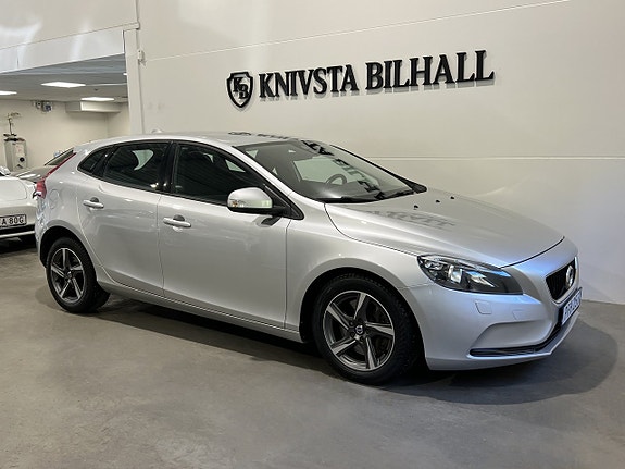 Volvo V40 3 of 5