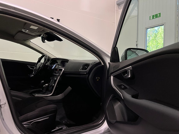 Volvo V40 18 of 22