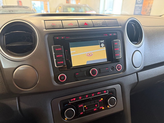 Volkswagen Amarok 13 of 15