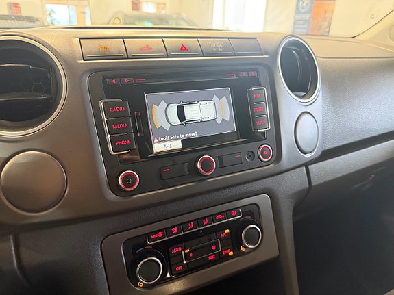 Volkswagen Amarok 12 of 15