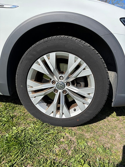 Volkswagen Passat Alltrack 4 of 5