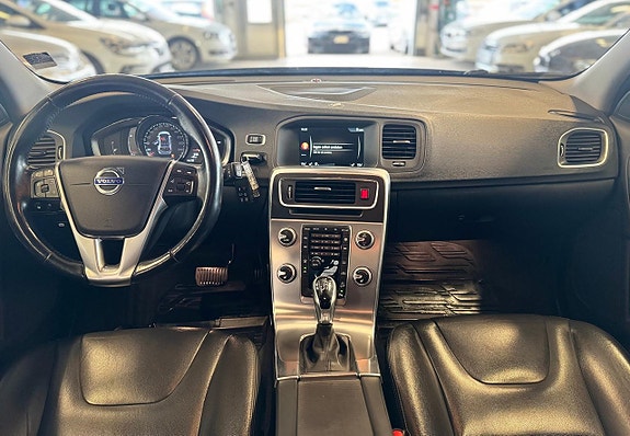 Volvo V60 Cross Country 12 of 18