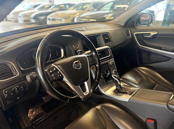 Volvo V60 Cross Country 10 of 18