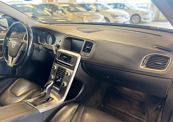 Volvo V60 Cross Country 11 of 18