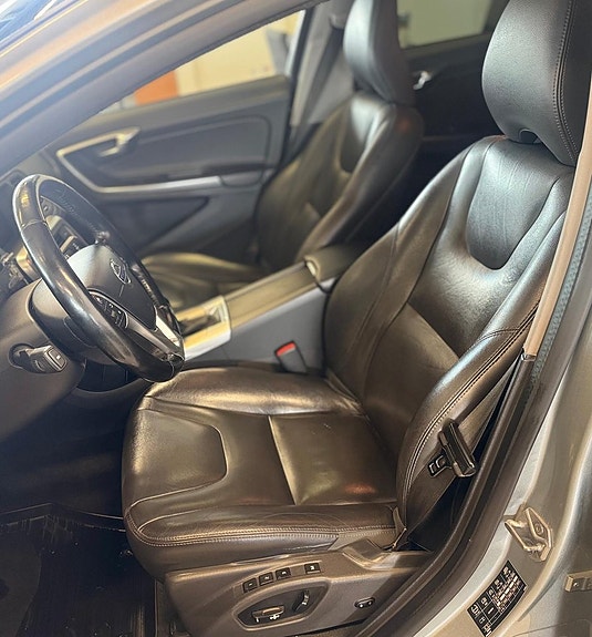 Volvo V60 Cross Country 13 of 18