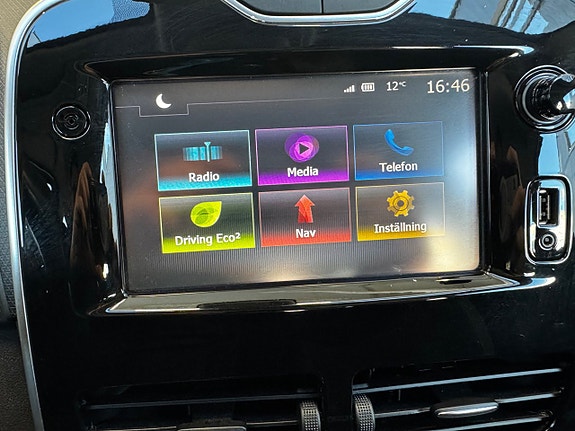Renault Clio 9 of 15