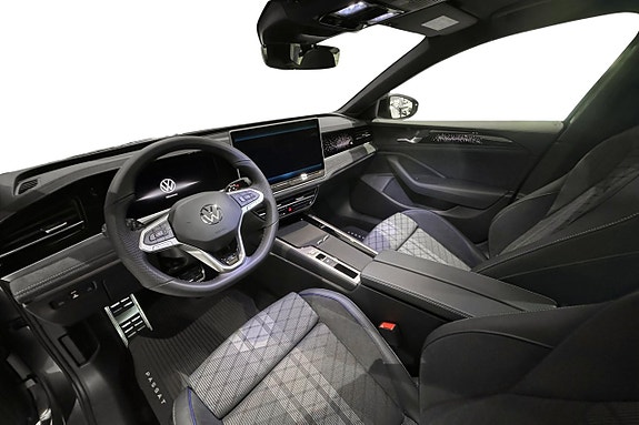 Volkswagen Passat 10 of 17