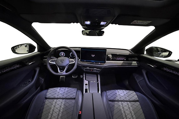 Volkswagen Passat 16 of 17