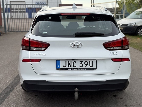 Hyundai i30 4 of 5