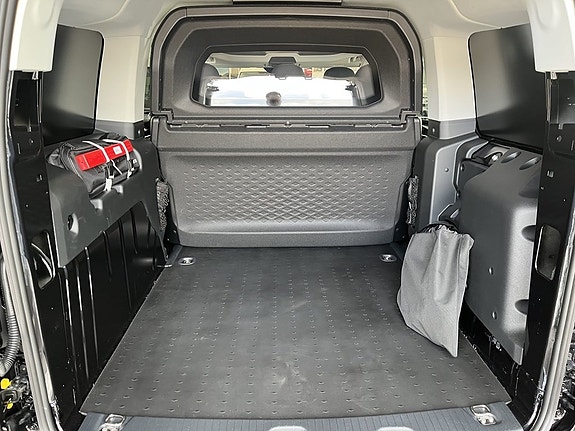 Volkswagen Caddy 12 of 15