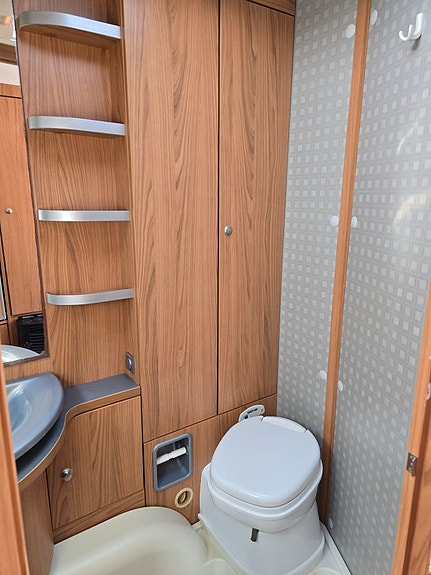 Bürstner Belcanto 535 TS *Queensbed *Förtält 18 of 22