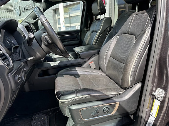Dodge RAM 1500 8 of 14