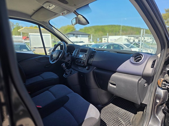 Opel Vivaro 5 of 5