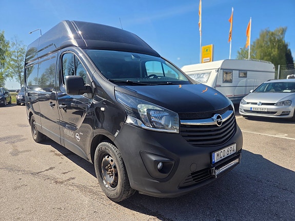 Opel Vivaro 2 of 5