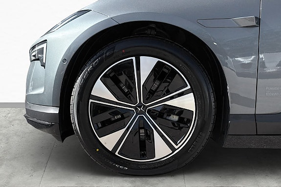 Polestar 4 5 of 20
