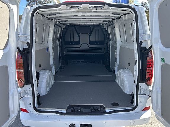 Volkswagen Transporter 9 of 22