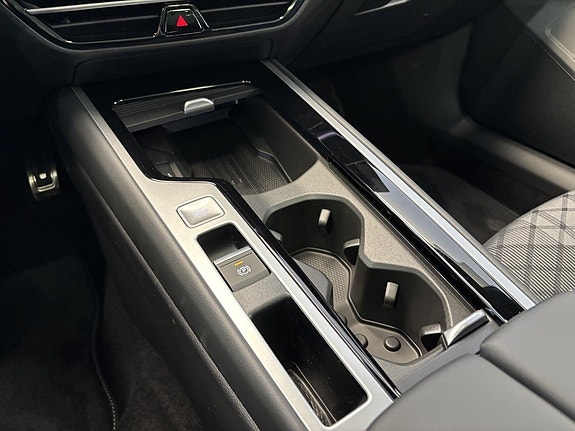 Volkswagen Passat 22 of 26