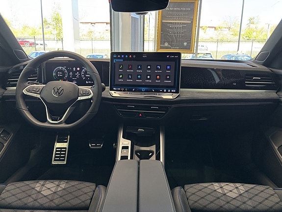 Volkswagen Passat 14 of 26
