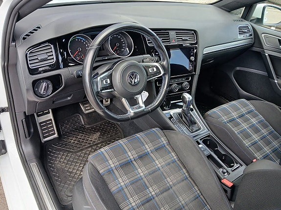 Volkswagen Golf-Serie 12 of 27