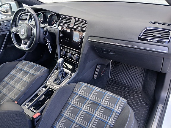 Volkswagen Golf-Serie 16 of 27