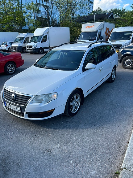 Volkswagen Passat 2 of 5