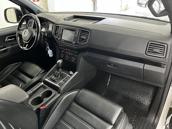 Volkswagen Amarok 14 of 26