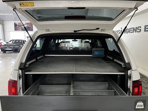 Volkswagen Amarok 18 of 26