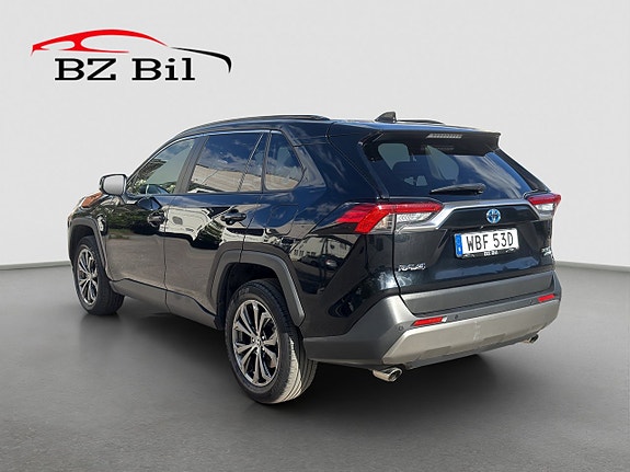 Toyota RAV4 4 of 5
