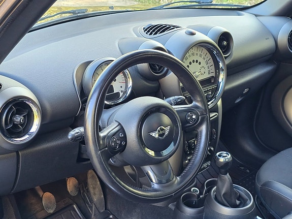 MINI Countryman Cooper D 8 of 23