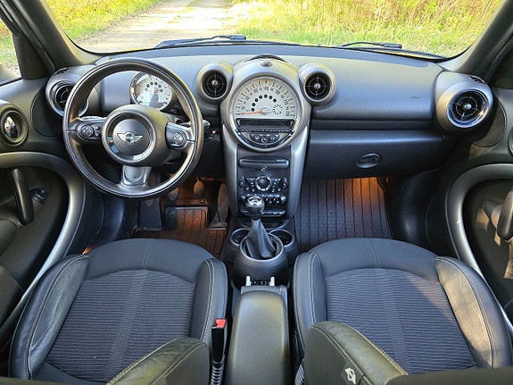 MINI Countryman Cooper D 7 of 23