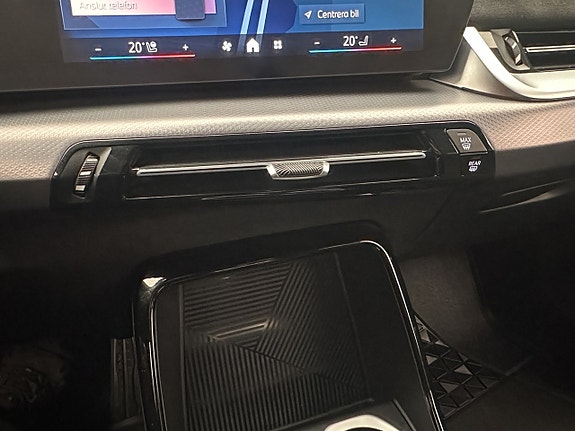 BMW iX2 25 of 30