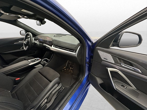 BMW iX2 29 of 30