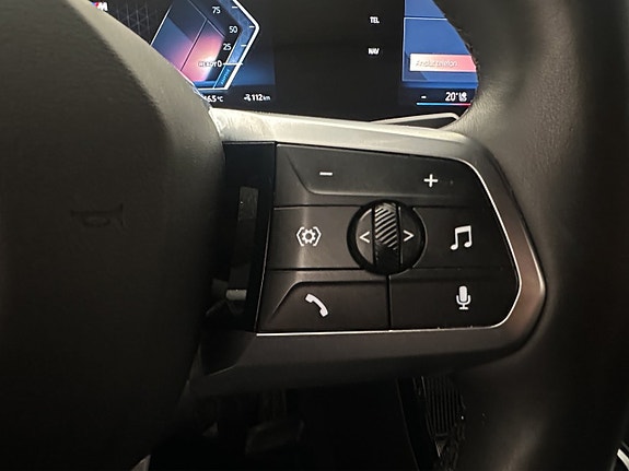 BMW iX2 18 of 30