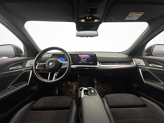 BMW iX2 27 of 30