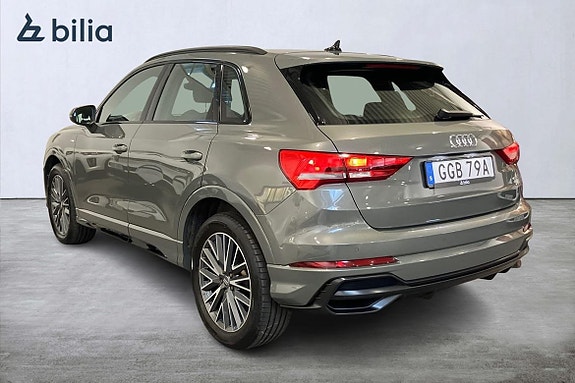 Audi Q3 2 of 5