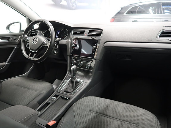 Volkswagen Golf I 17 of 30