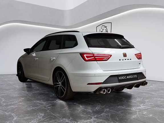 Seat Leon 3 of 5
