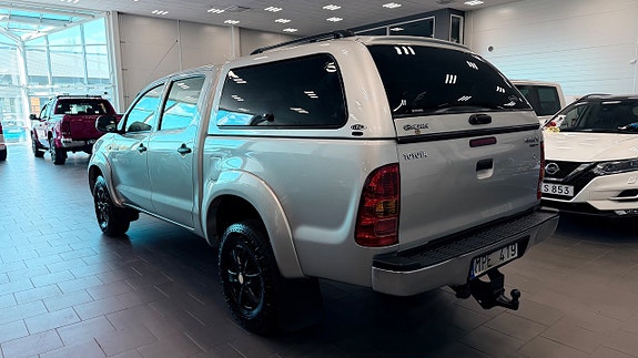 Toyota HiLux 4 of 5