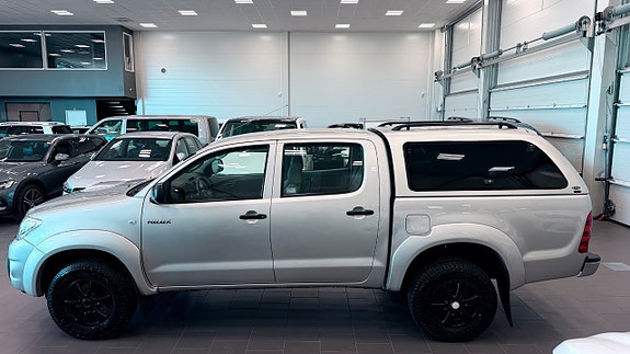 Toyota HiLux 7 of 28