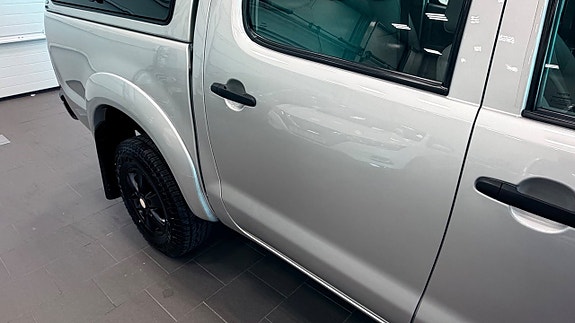 Toyota HiLux 10 of 28