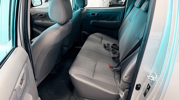 Toyota HiLux 22 of 28