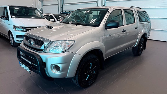 Toyota HiLux 3 of 5
