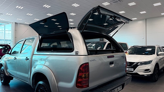 Toyota HiLux 26 of 28