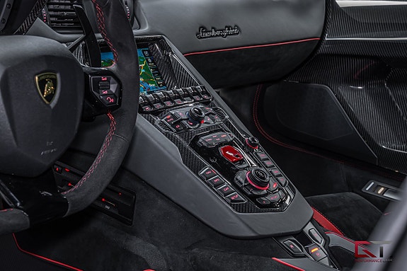 Lamborghini Aventador 23 of 27
