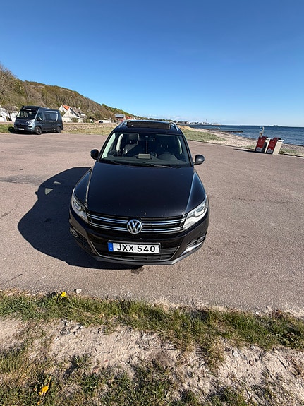 Volkswagen Tiguan 2 of 5